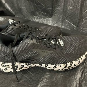 Women’s cheetah brooks size 11